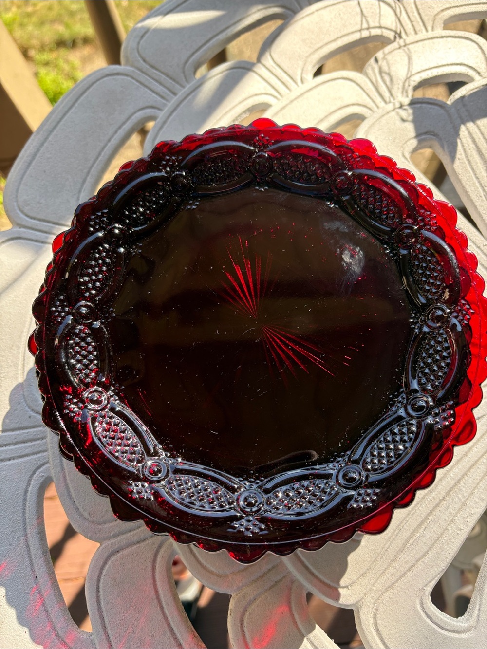 Avon Ruby Red Decorative Glass Plate - Picture 5 of 5